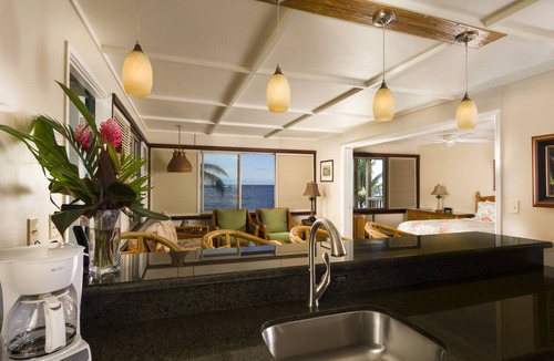 Hana Condo | Oceanfront #4 at Hana Kai Maui - 1 Bedroom Upper Floor Corner 100ʻ from Water!