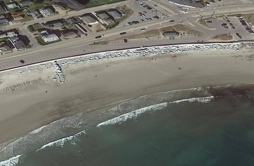 Hampton Condo | Oceanfront condo for two