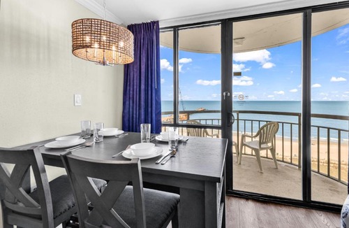 Myrtle Beach Apartment | Oceanfront Condo with Balcony