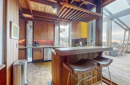 Elk House | Oceanfront Elk House Bluff View, Deck, Near beach