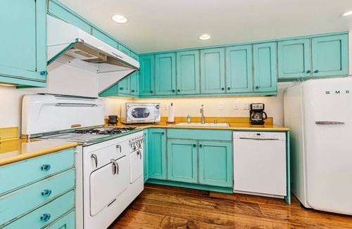 Diamond Head - Kapahulu - St. Louis Condo | Oceanfront w/Sunset Views Condo at the Colony Surf Full Kitchen and Parking