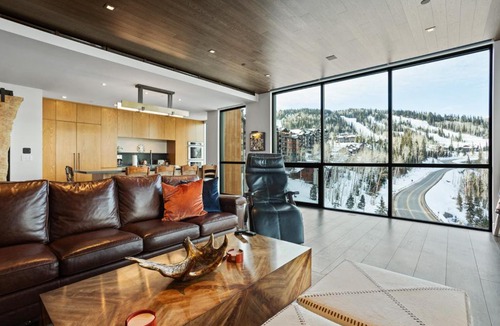 Empire Pass House | One Empire #401