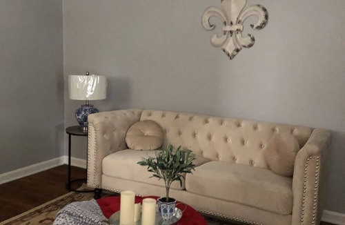 Gallipolis House | “our little French connection” Gallipolis No cleaning fee and Taxes all include