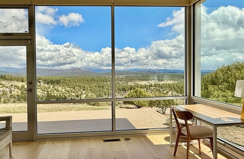 Durango House | Panoramic mountain views. Lots of windows! New build.
