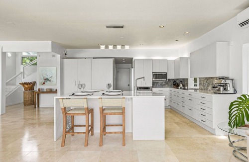 Eastern Honolulu House | Paradise Beach Estate: 6BR Oceanfront Villa w/Pool, Spa & Views