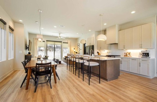 Historic Edgefield House | Parent Unit 3 & 4 | 2 Units | 8 Kings + 8 Baths