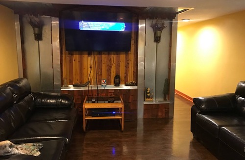Uhrichsville House | Peace and tranquilty await you at The Buck Shack