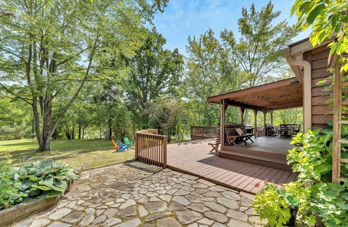 Deerfield Cabin | Peaceful Lakefront Cabin Retreat with Hot Tub!