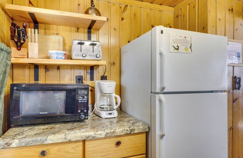 Arbor Vitae Cabin | Peaceful Lakefront Cabin, 5 Mi to Dtwn Minocqua!