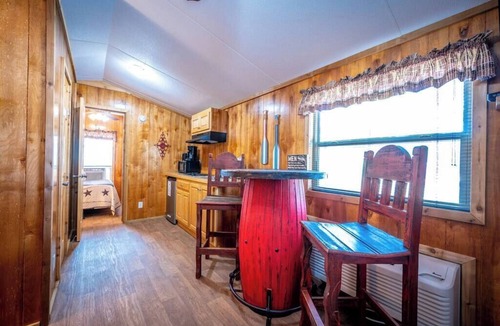 Broken Bow Cabin | Pecan: Sleeps 3, Tiny Cabin, Pets, Near Park/Lake