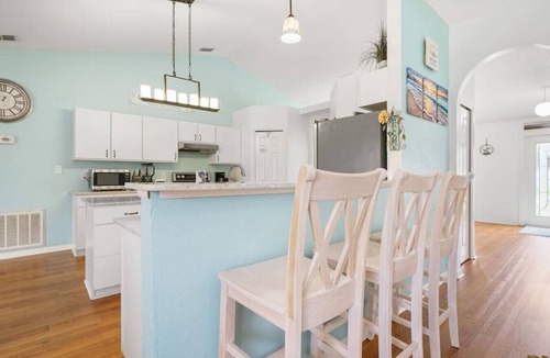Palm Coast House | Pelican Palm - Poolside summer escape!