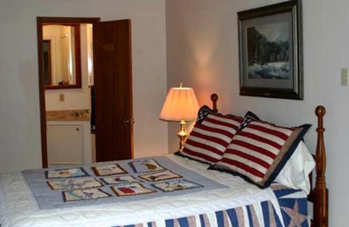 Paige House | Pet-Friendly Accommodation on a Ranch in McDade, Texas