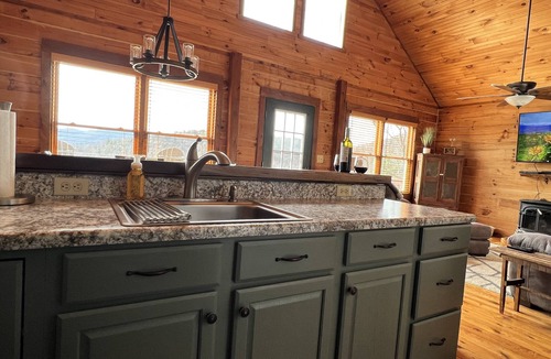 Purlear Cabin | Pet Friendly Cabin with Amazing Views