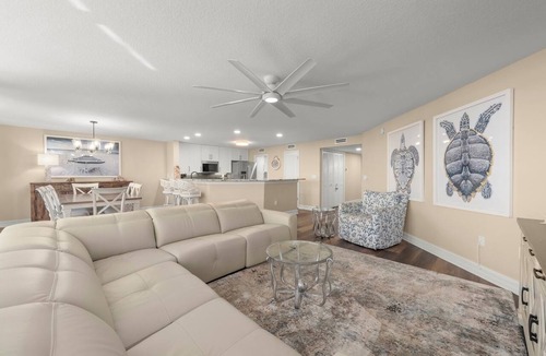 Sanibel Condo | Pine Cove #101 is a 3/2 beachfront Sanibel vacation rental condo