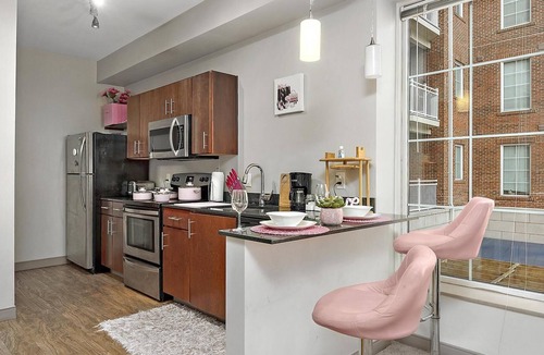 Scioto Mile Apartment | PINK STUDIO APT IN HEART OF DOWNTOWN