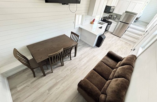 Fallbrook Cabin | Pitaya Cabin @ Vinyard Winery, 6 Adults, 2 Kids, Wifi, AC, Fallbrook
