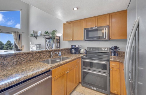 Point Loma Heights Condo | Point Loma 2BR Townhome w/Parking, Prime Location