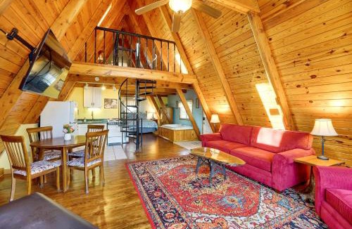 Eureka Springs Apartment | Pond Mountain Springs 'Falcon Cabin,' Fish & Hike!