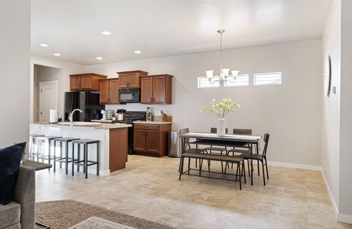 Meridian House | ❃Pool is OPEN! 3BD/2BA! Close to Boise/Nampa/Kuna! Your Boise Vacation Spot!❃