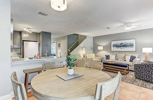 Amelia City Condo | Poolside Retreat: Close to Beach, Gated Complex