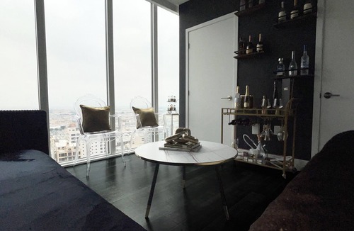 View Park-Windsor Hills Apartment | Premiere Luxury 2 bd + Bonus Room/2 bth DTLA Penthouse