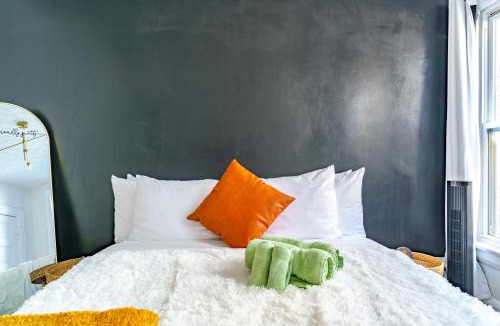 Short North House | Prime Location Top Rated Clean Parking Free!