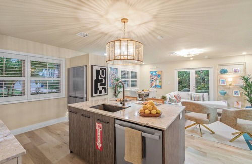 Victoria Park House | Prime Location! Las Olas (3mins) & Beach (8mins) -Heated Pool, Gym, Arcades, BBQ
