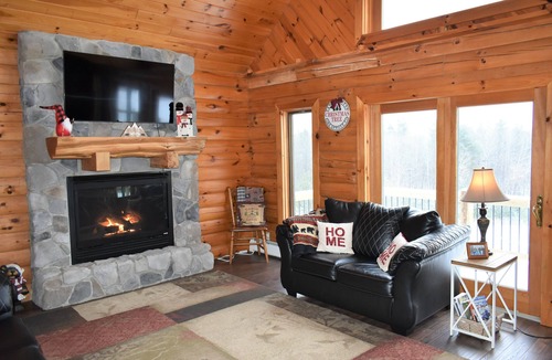 Schuyler Falls Cabin | Privacy Galore at the Little Pine Loj.