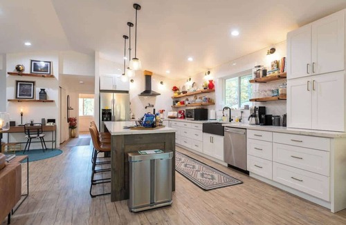 Grapeview Cabin | Private 2.5 Acres w/Hot Tub, Sauna & Trails