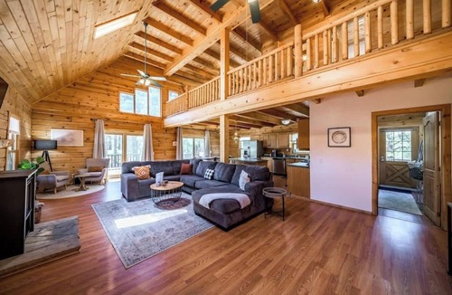 Flagstaff Cabin | Private 5-Acre Cabin with Hot Tub