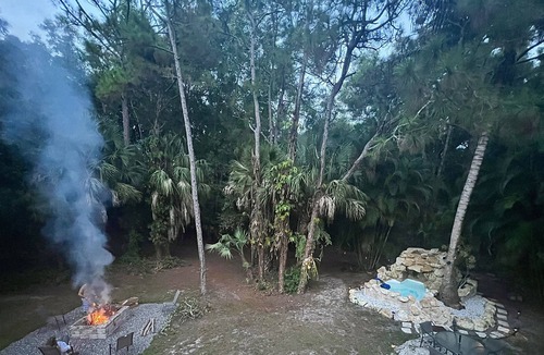 Jupiter Farms House | 🔥 Private Hidden Gem w/ Hot Tub & Waterfall 10 miles from the Beach 🏖️