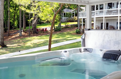 Eatonton House | Private Lakefront Retreat with SpaCruzzi, Fire Pit and Serene Views