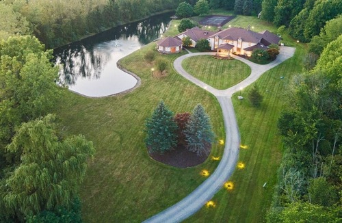 Medina House | Private mansion not too far from the downtown area!