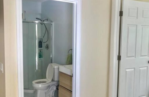 Granada Hills North Apartment | Private Modern Guesthouse with backyard