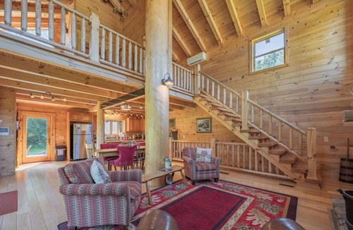 New Plymouth Cabin | Pumpkin Ridge Barn + Stable: 2 spaces, 1 rate, guest limits apply, 100 acres