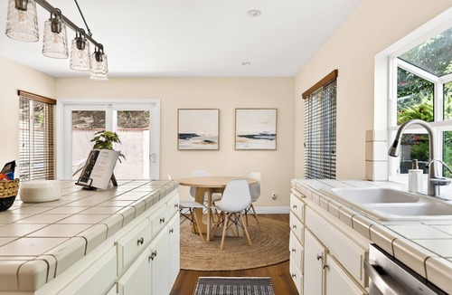 Newhall House | Quaint Single-Story Hilltop Home (Granada Hills)