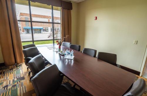 Mansfield Hotel | Quality Inn & Suites Downtown Mansfield