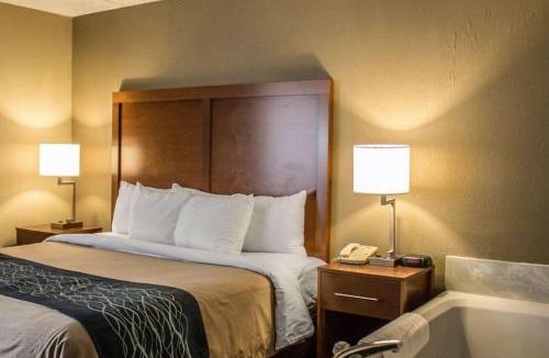 Akron Hotel | Quality Inn
