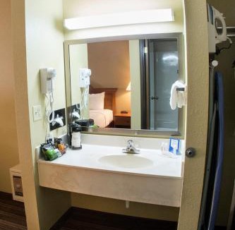 Athens Hotel | Quality Inn