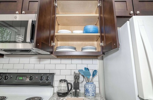 Avondale Apartment | Queen City Retreat 1, Cozy Home for 6 Near Attractions & Restaurants