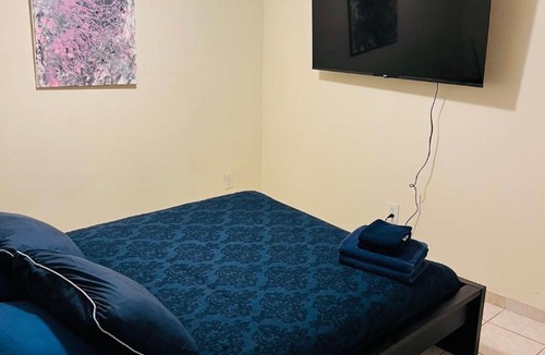 Queens Apartment | Queens NYC Private One Bedroom Bathroom Kitchen