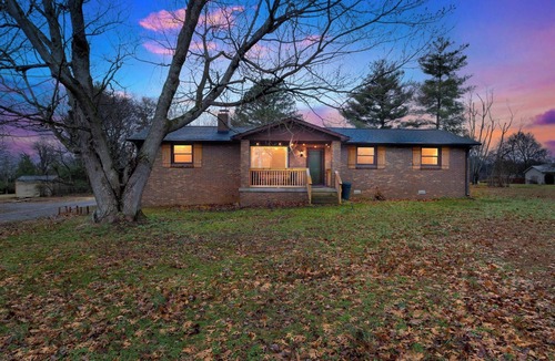 Pleasant View House | Quiet 3BR Retreat Near Nashville – Work Friendly
