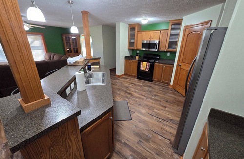 Creola Cabin | Quiet and modern 3-bedroom cabin near Ash Cave!