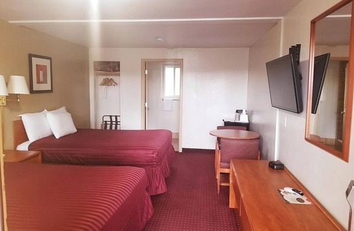 Williams House | Quiet, Comfortable Unit in Williams w/ Free Breakfast and Free Parking!