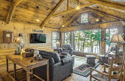 Conover Cottage | Quiet Lakefront Conover Cabin Near ATV Trails