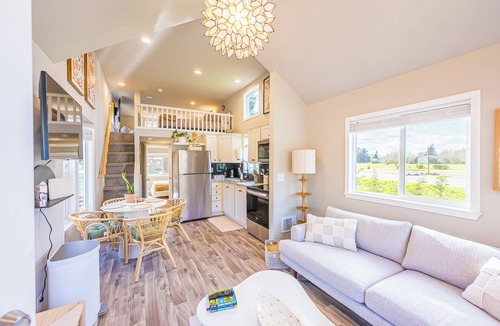 Forks Cabin | Rainforest Retreat Tiny Home: Bohemian Cottage