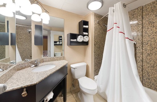 Lincoln Village Hotel | Red Roof Inn & Suites Columbus - West Broad