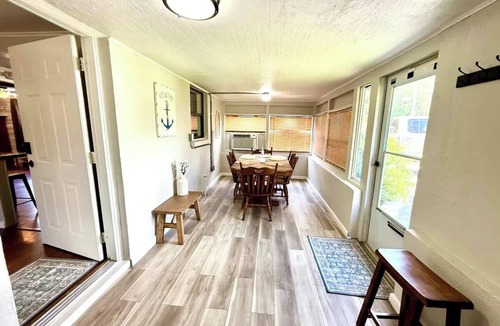 Crystal River Cottage | Relax, Explore, Boat Parking & Fenced yard