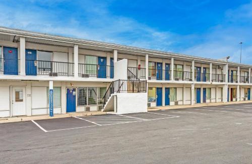 Summit Station Hotel | Relax Inn by OYO Columbus OH I 70