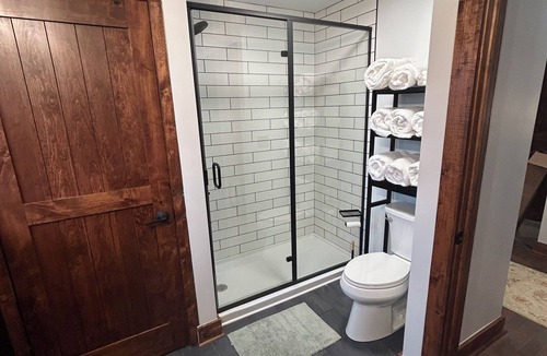 Granville Other | Relaxing 2-bedroom barndominium and farm with fishing pond in fabulous Granville